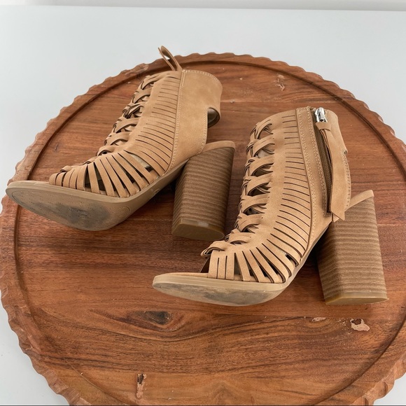 DV by Dolce Vita Tan Woven Heels Women's size 6 - Picture 6 of 11